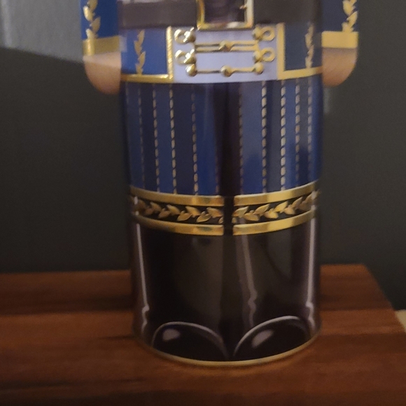 COPY - Nutcracker Tin very Nice in Good condition. You can store things inside … - Picture 5 of 6